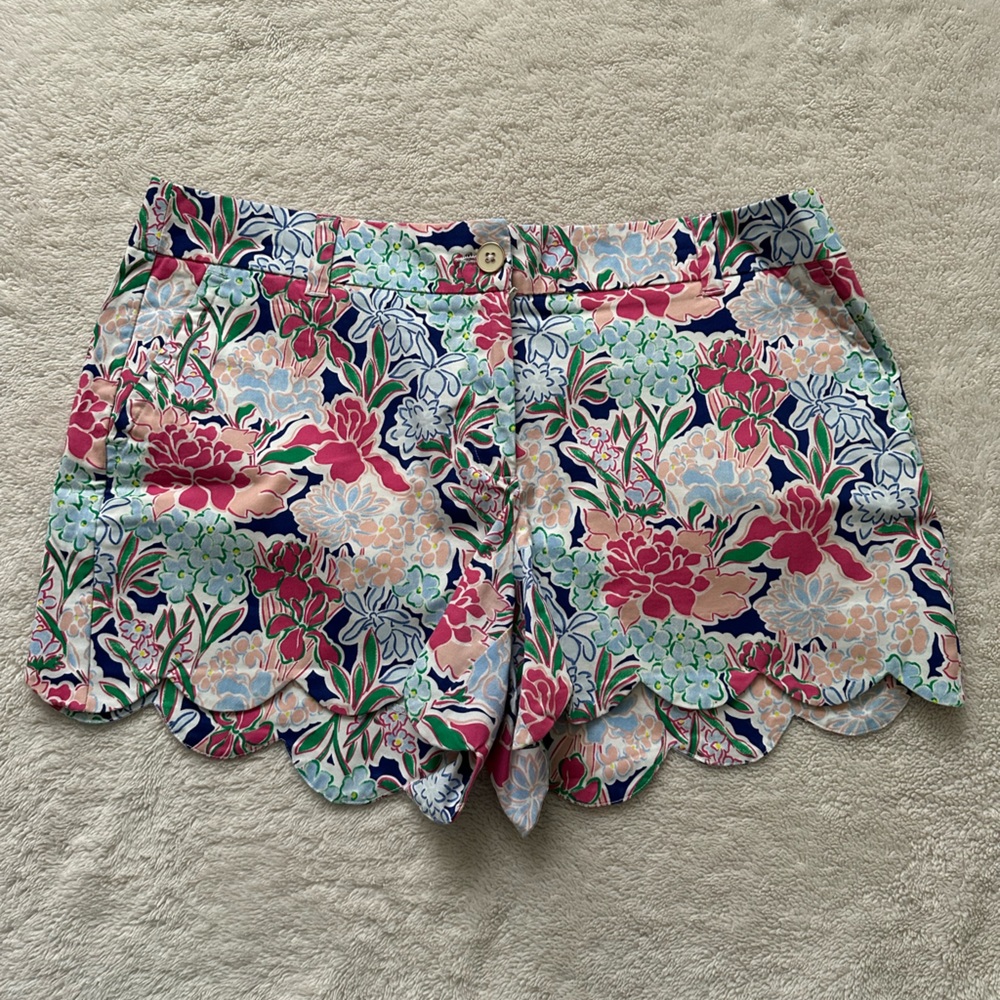 EUC Crown & Ivy size 12 Shelby shorts